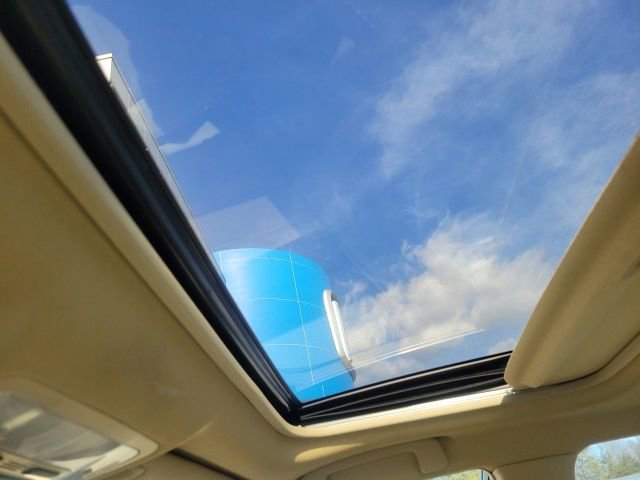 Used 2016 Toyota Camry XLE image 14