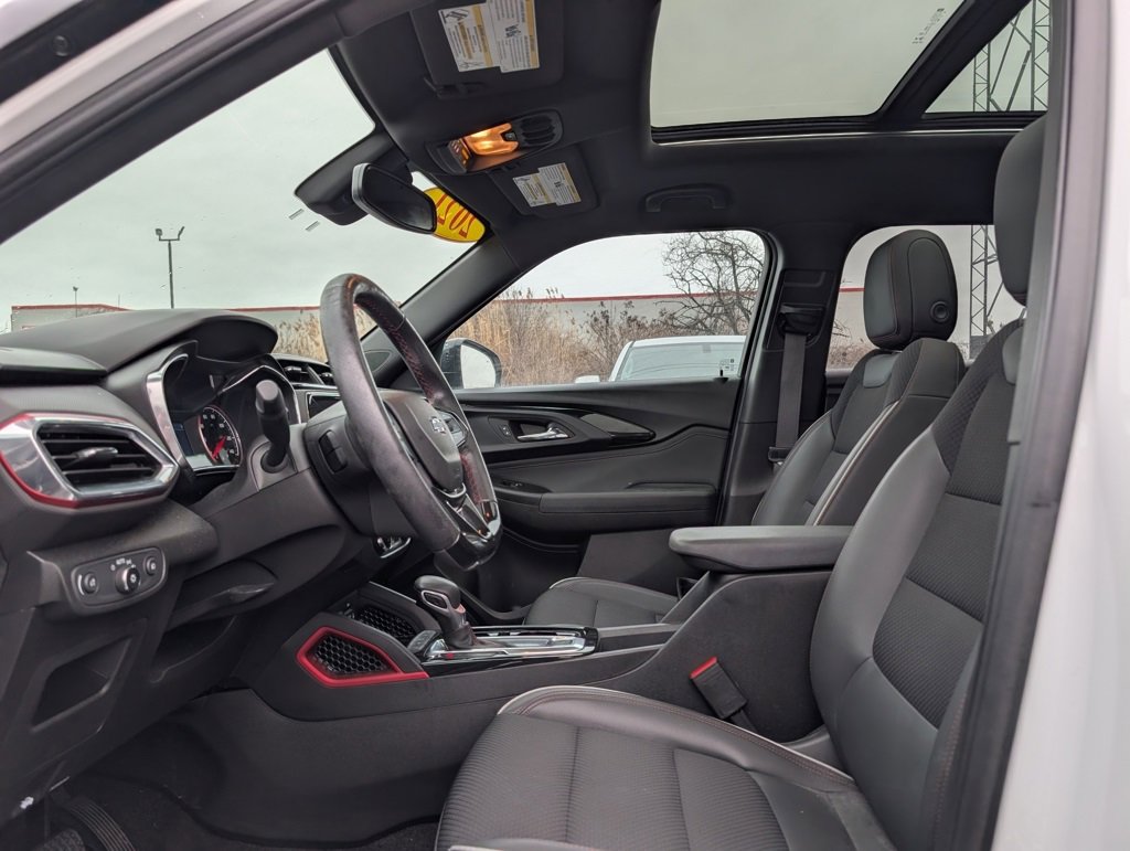 Used 2021 Chevrolet TrailBlazer RS w/ Sun and Liftgate Package image 8
