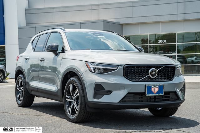 New 2026 Volvo XC40 B5 Core w/ Protection Package Premier