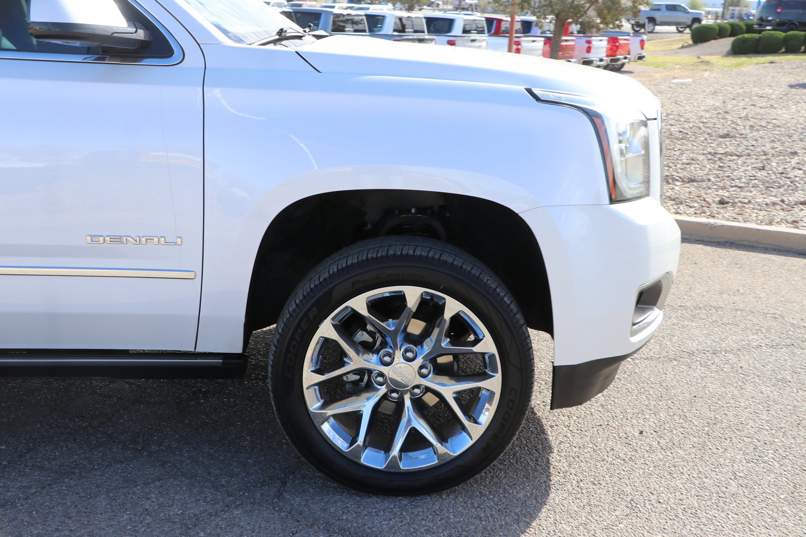 Used 2019 GMC Yukon Denali w/ Denali Ultimate Package image 9