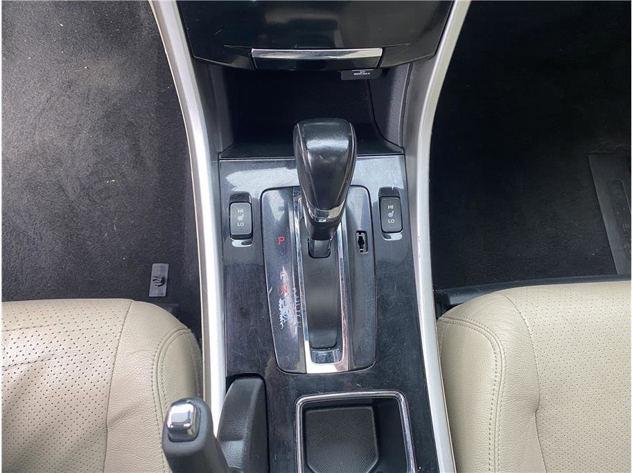 Used 2016 Honda Accord Touring image 14