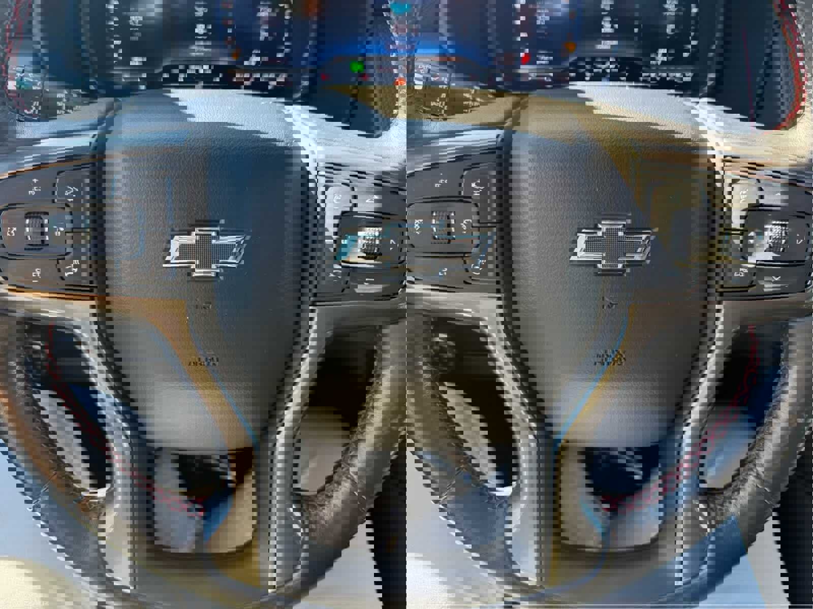 Used 2022 Chevrolet Suburban RST w/ Luxury Package image 8