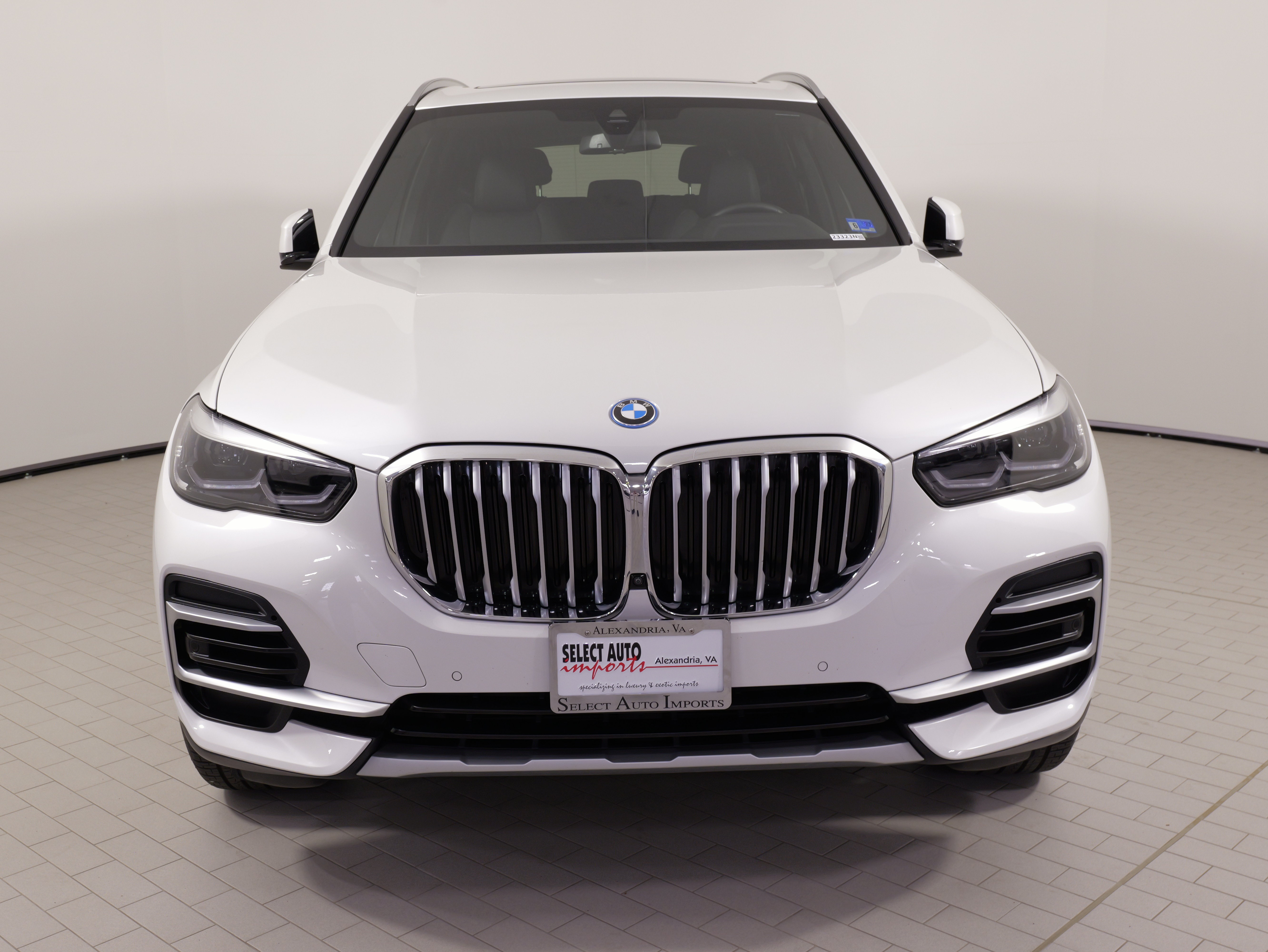 Used 2022 BMW X5 xDrive45e w/ Parking Assistance Package AWD/4WD image 6