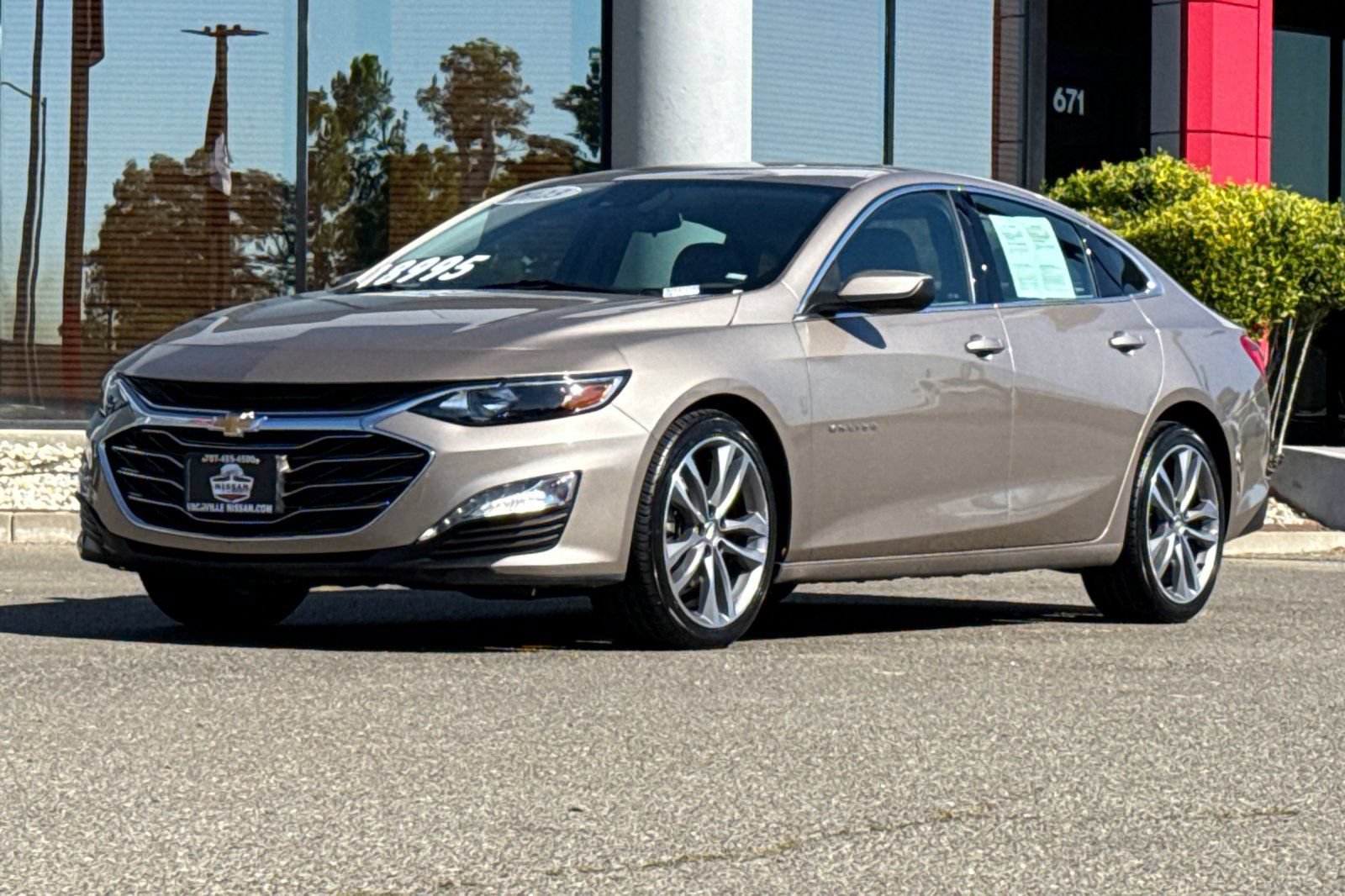 Used 2023 Chevrolet Malibu LT FWD image 10