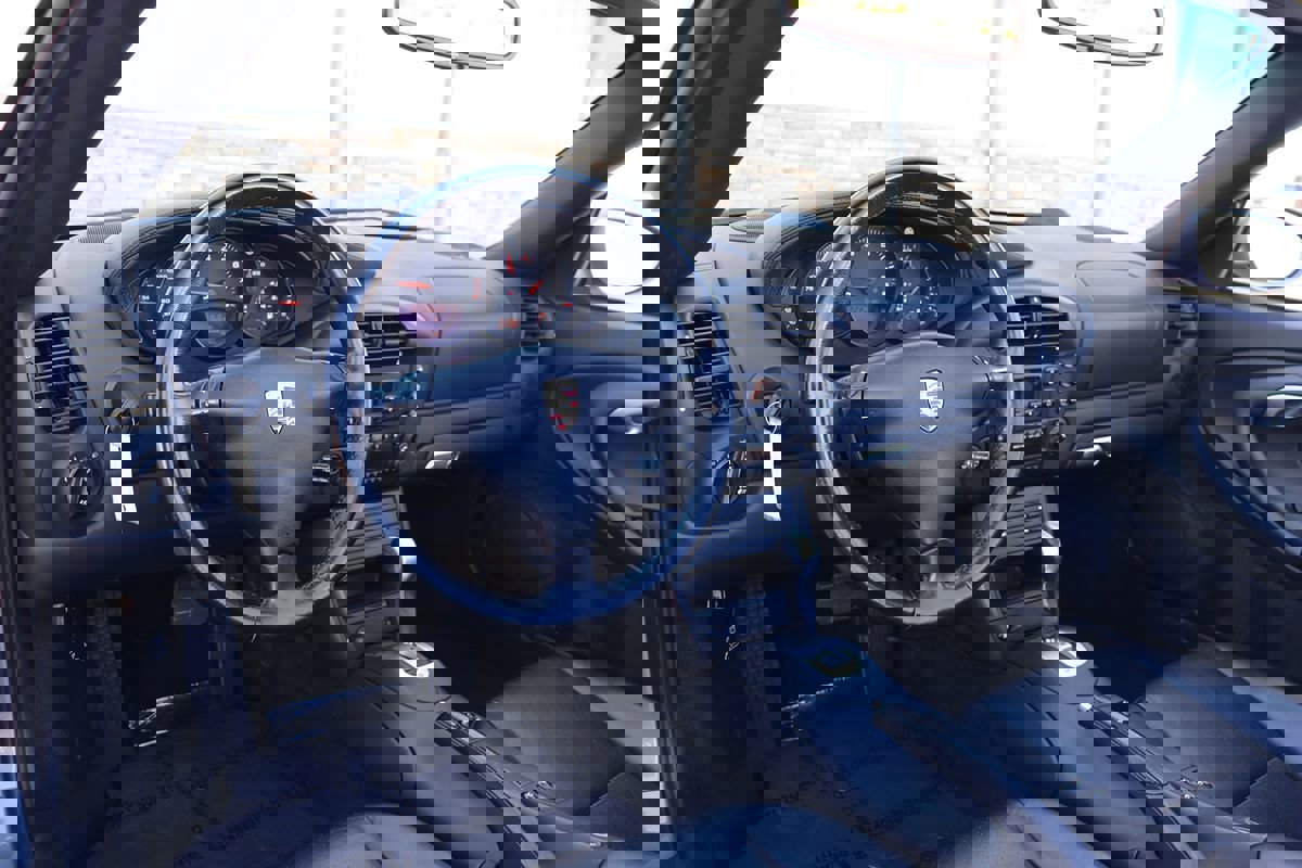 Used 2002 Porsche 911 Carrera image 12