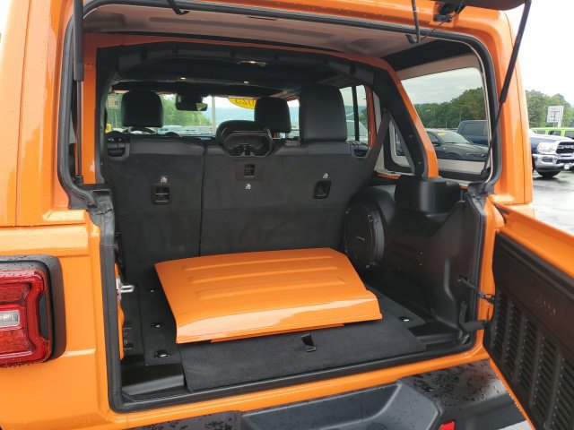 Used 2025 Jeep Wrangler Unlimited Rubicon AWD/4WD image 10