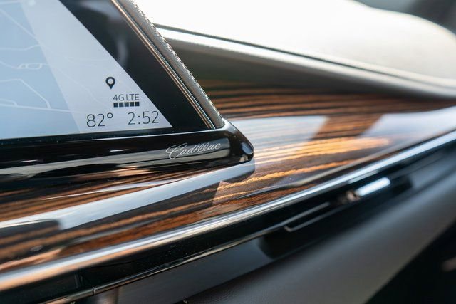 Used 2024 Cadillac Escalade Premium Luxury w/ Performance Package image 70