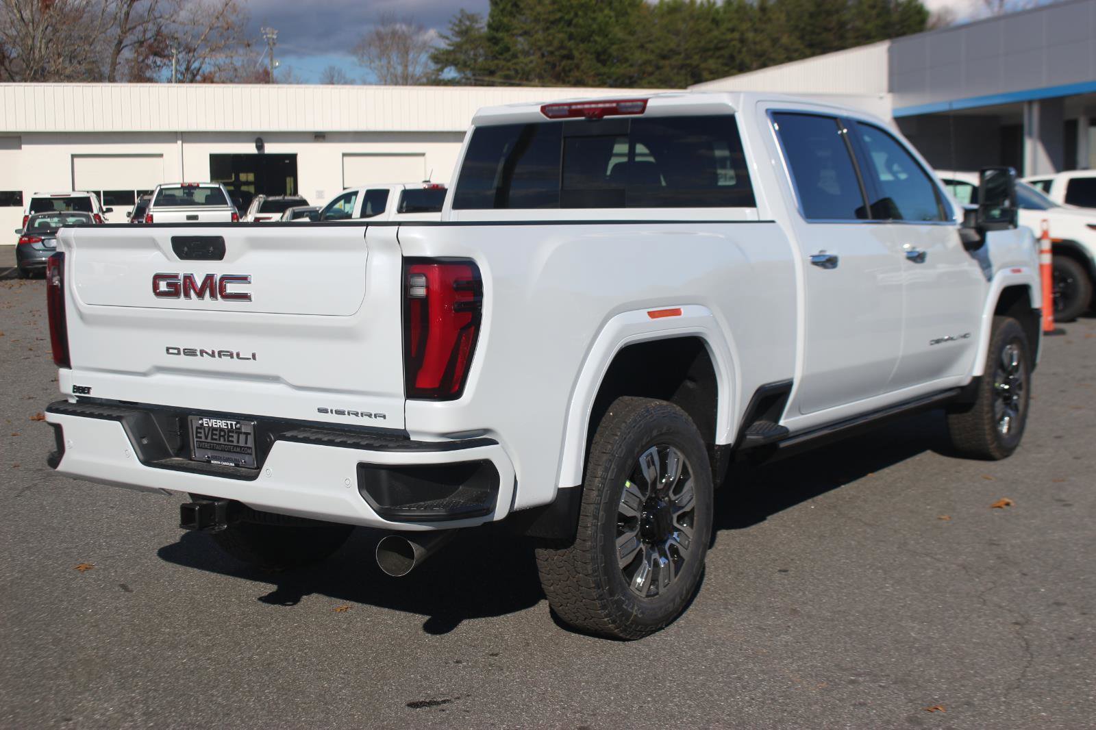 New 2026 GMC Sierra 2500 Denali w/ Denali Reserve Package image 7
