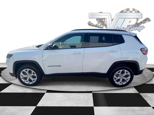 Used 2024 Jeep Compass Latitude image 5