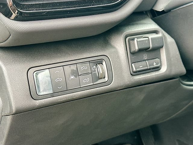 New 2024 Chevrolet Silverado EV RST AWD/4WD image 13