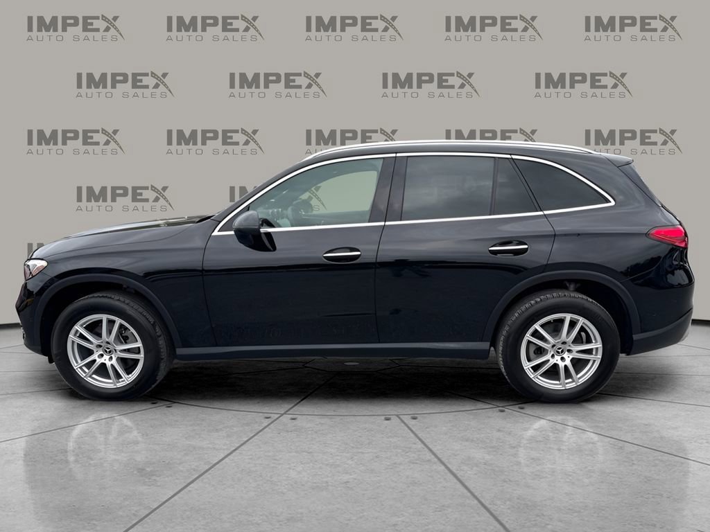Used 2023 Mercedes-Benz GLC 300 4MATIC image 2