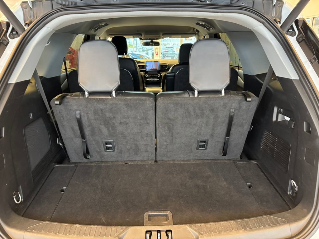 Used 2023 Ford Explorer Limited image 36