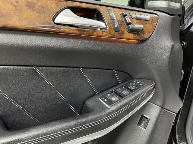 Used 2014 Mercedes-Benz GL 550 4MATIC image 27