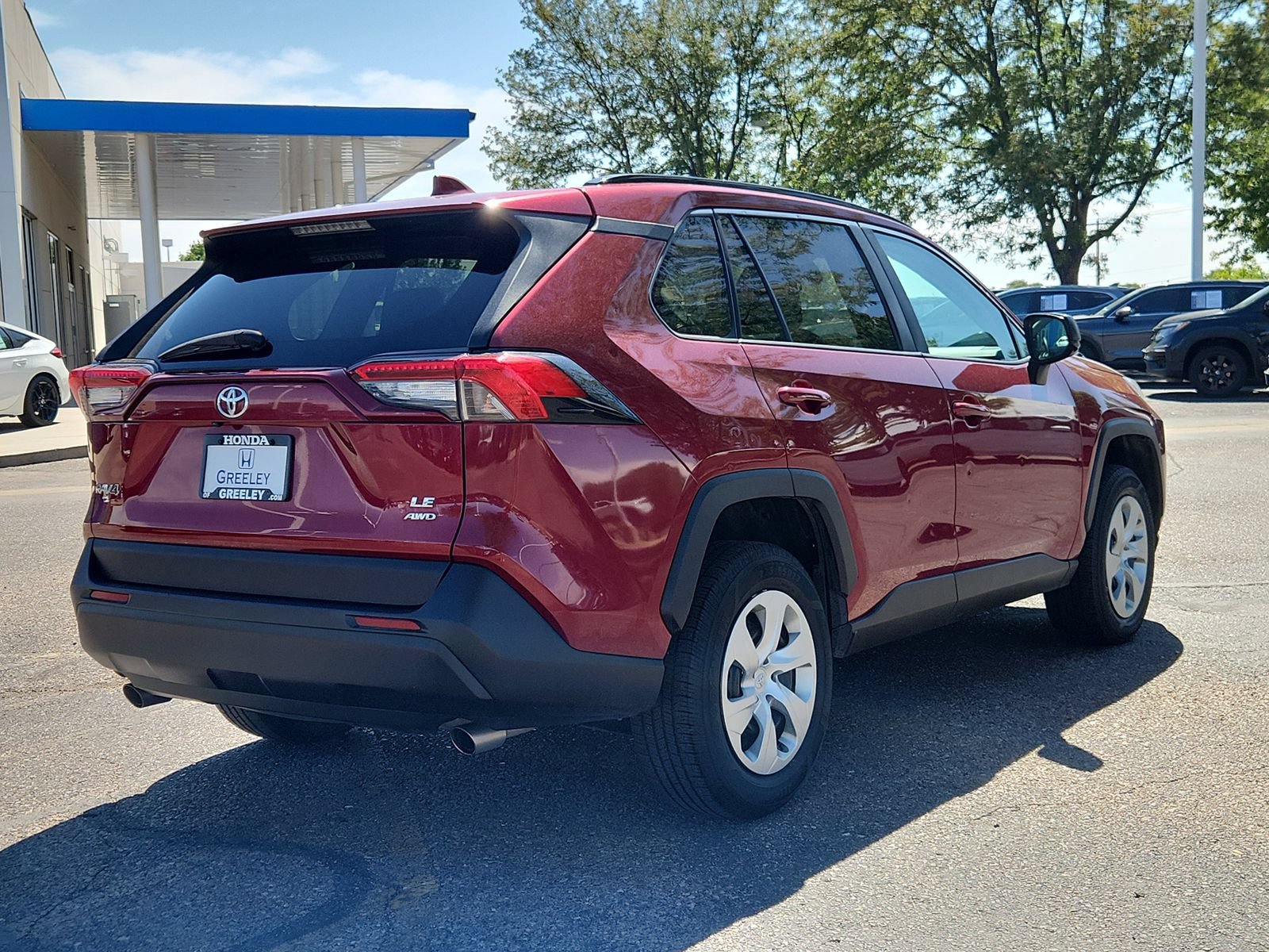 Used 2020 Toyota RAV4 LE w/ Carpet Mat Package AWD/4WD image 5