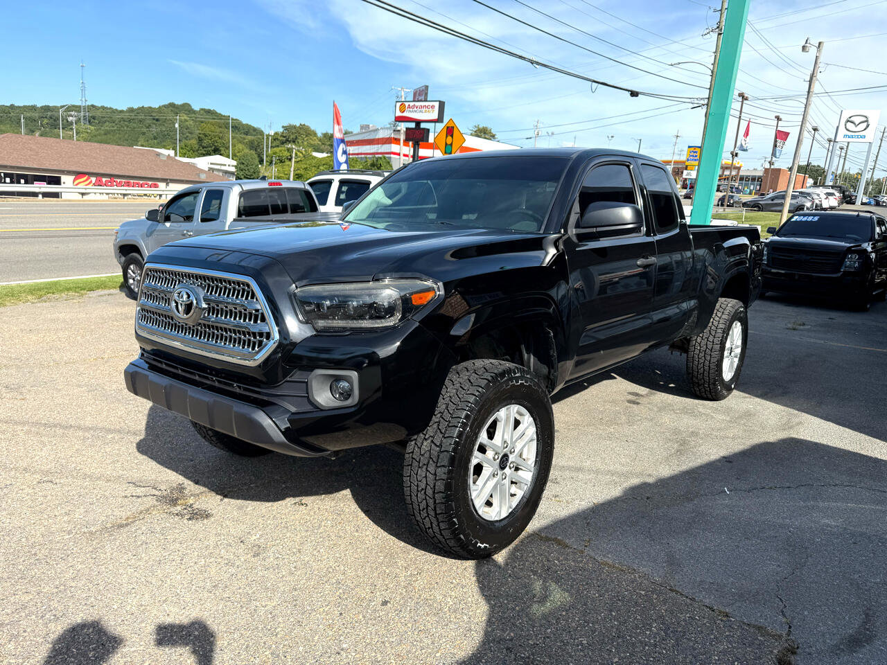 Used 2017 Toyota Tacoma SR image 7