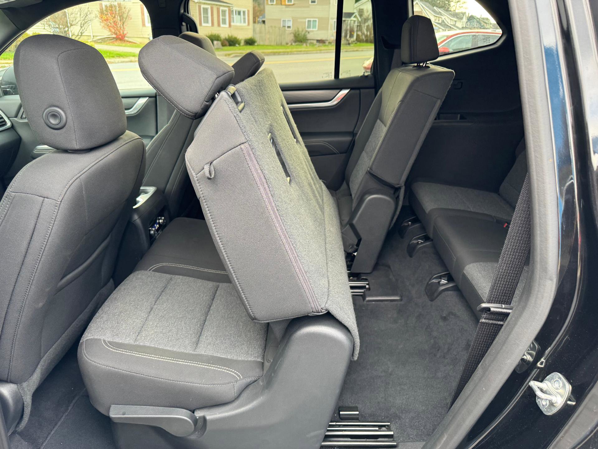 Used 2025 GMC Acadia Elevation image 37