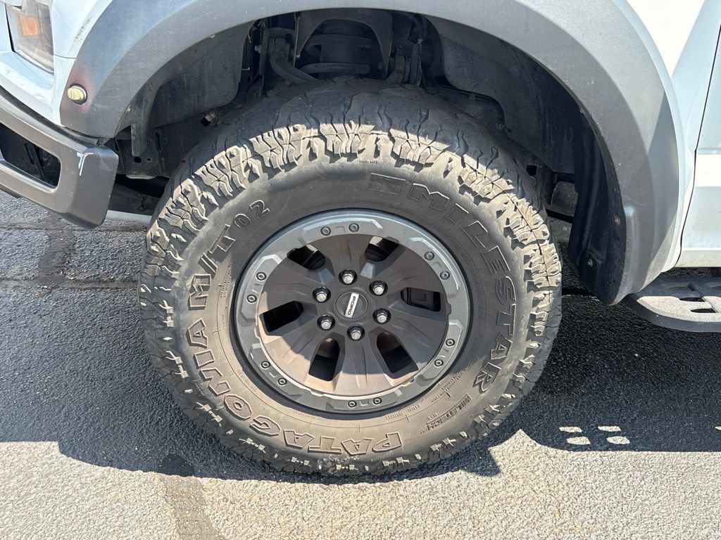 Used 2017 Ford F150 Raptor w/ Equipment Group 802A Luxury AWD/4WD image 26