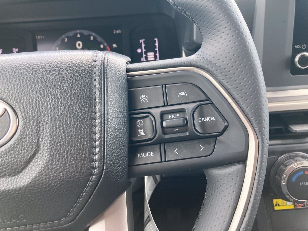 New 2026 Toyota 4Runner SR5 AWD/4WD image 17