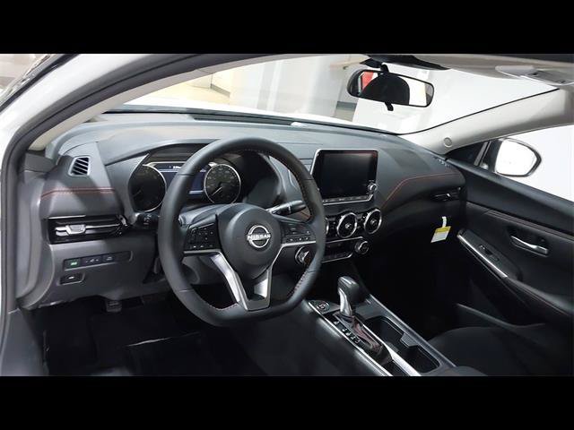 Used 2025 Nissan Sentra SR FWD image 19
