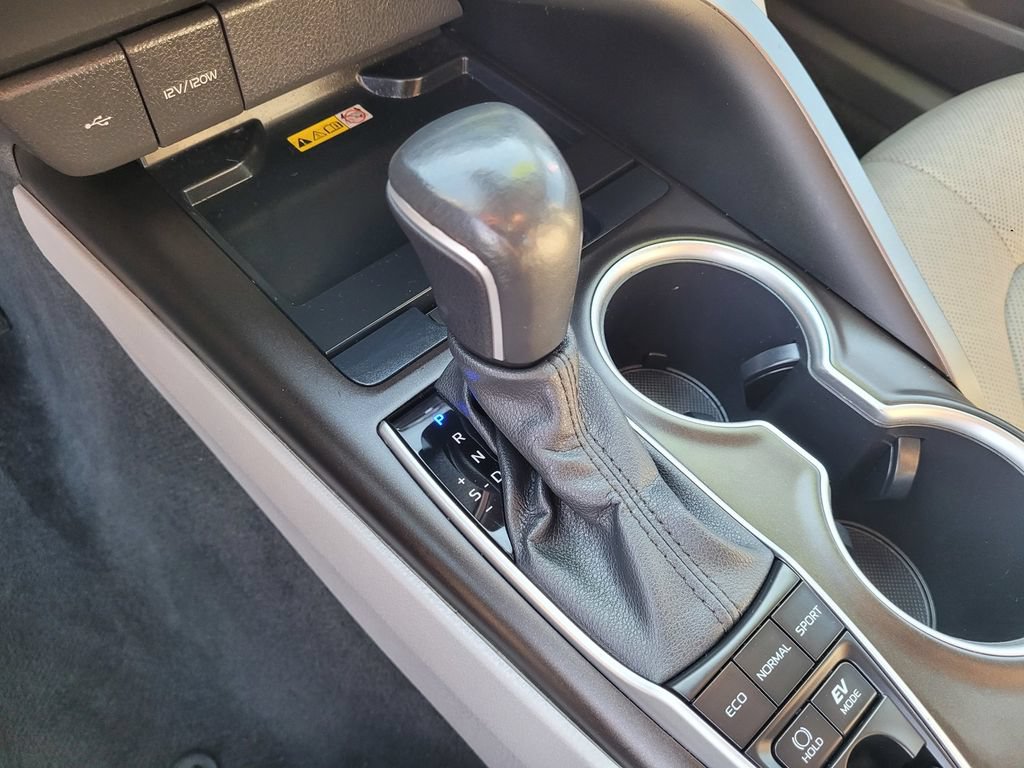 Used 2024 Toyota Camry XLE w/ Navigation Package FWD image 16