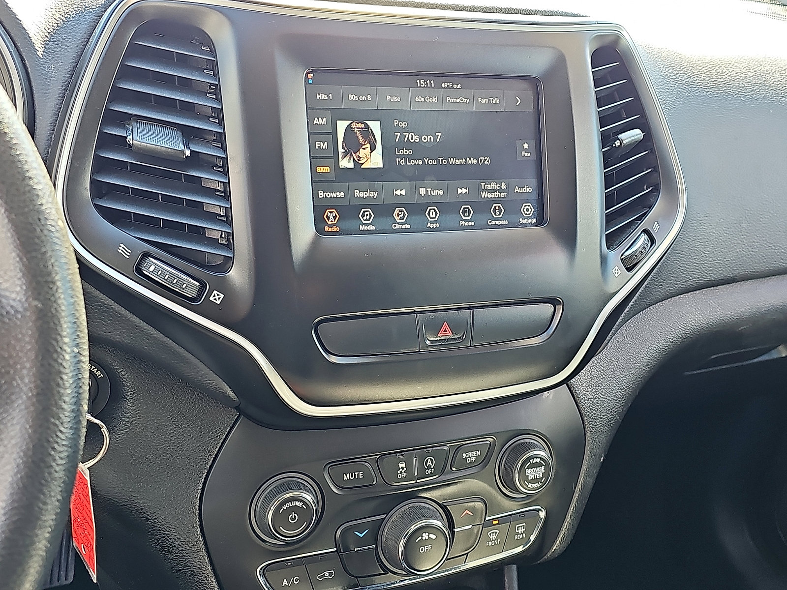 Used 2019 Jeep Cherokee Latitude w/ Popular Appearance Group image 16