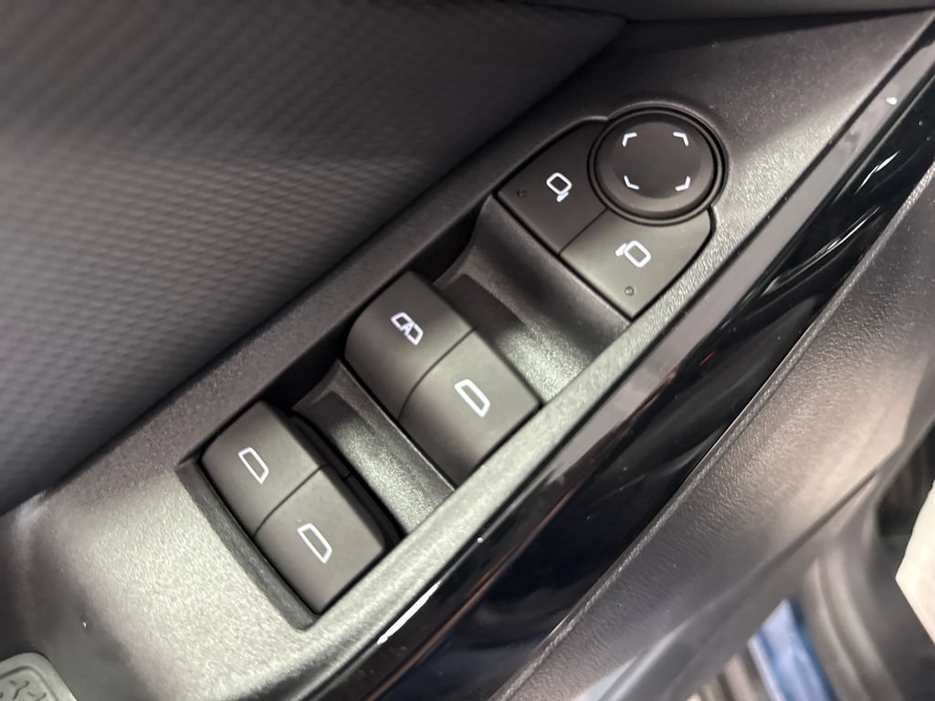 New 2026 Chevrolet Equinox LT w/ Safety and Technology Package FWD image 33