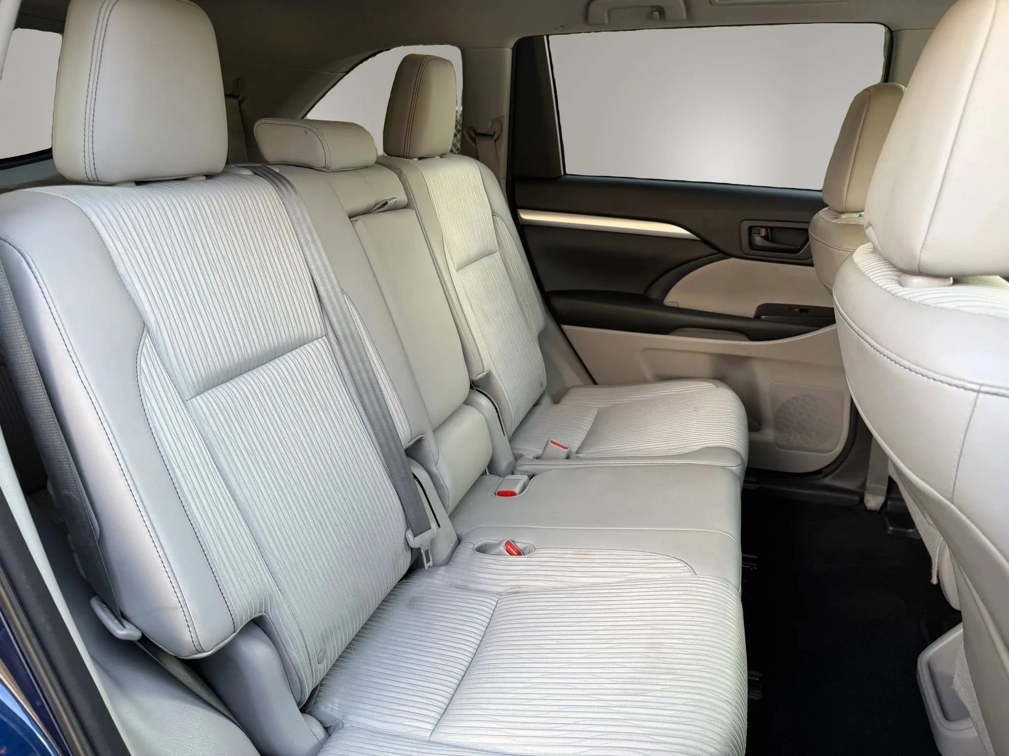 Used 2015 Toyota Highlander Plus image 40