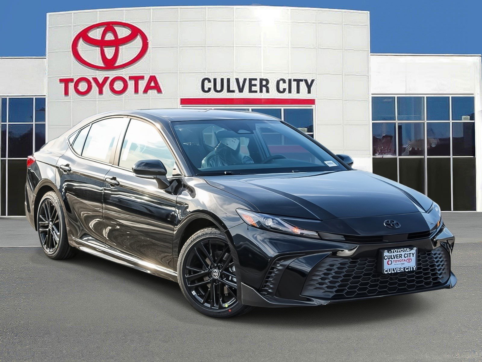 New 2026 Toyota Camry SE image 1