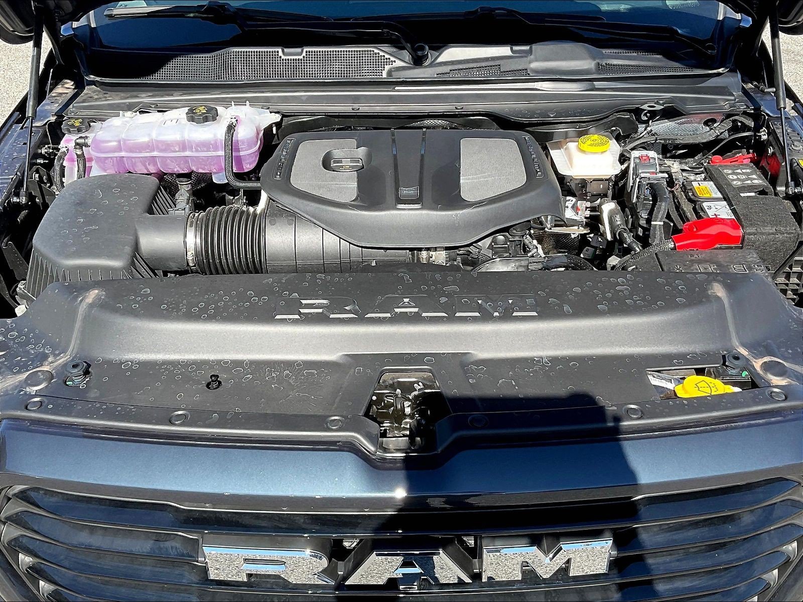New 2026 RAM 1500 Laramie AWD/4WD image 11