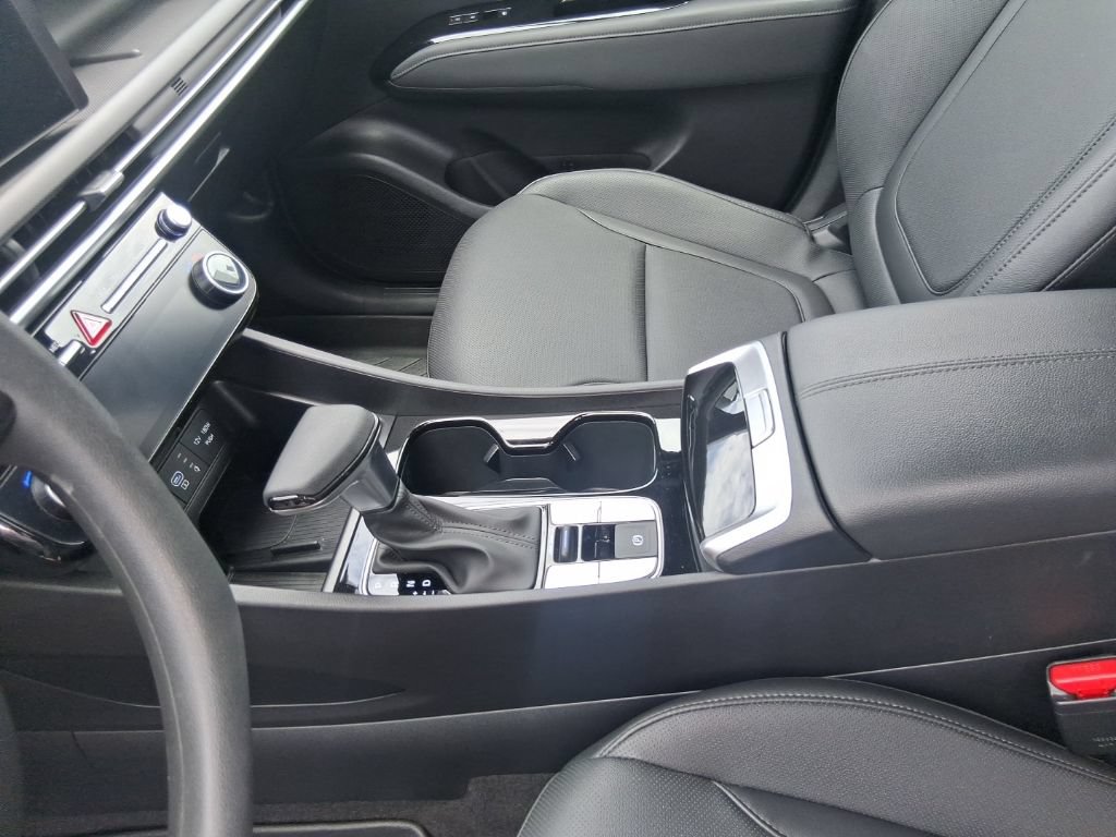 Used 2025 Hyundai Santa Cruz SEL FWD image 12