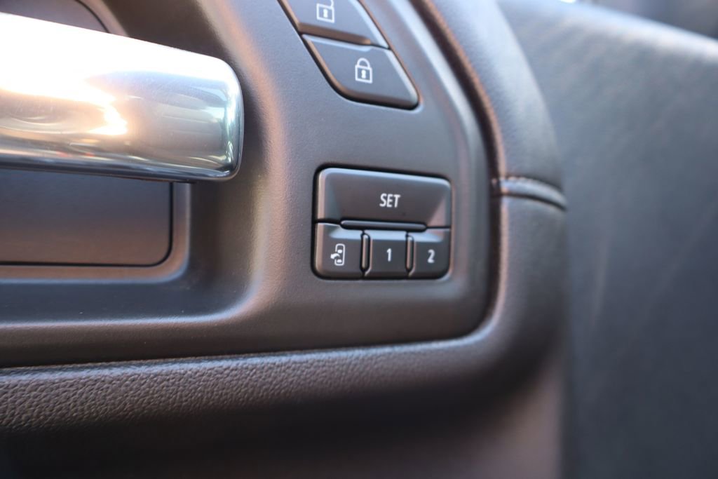 Used 2021 Chevrolet Silverado 2500 LTZ w/ LTZ Plus Package image 15