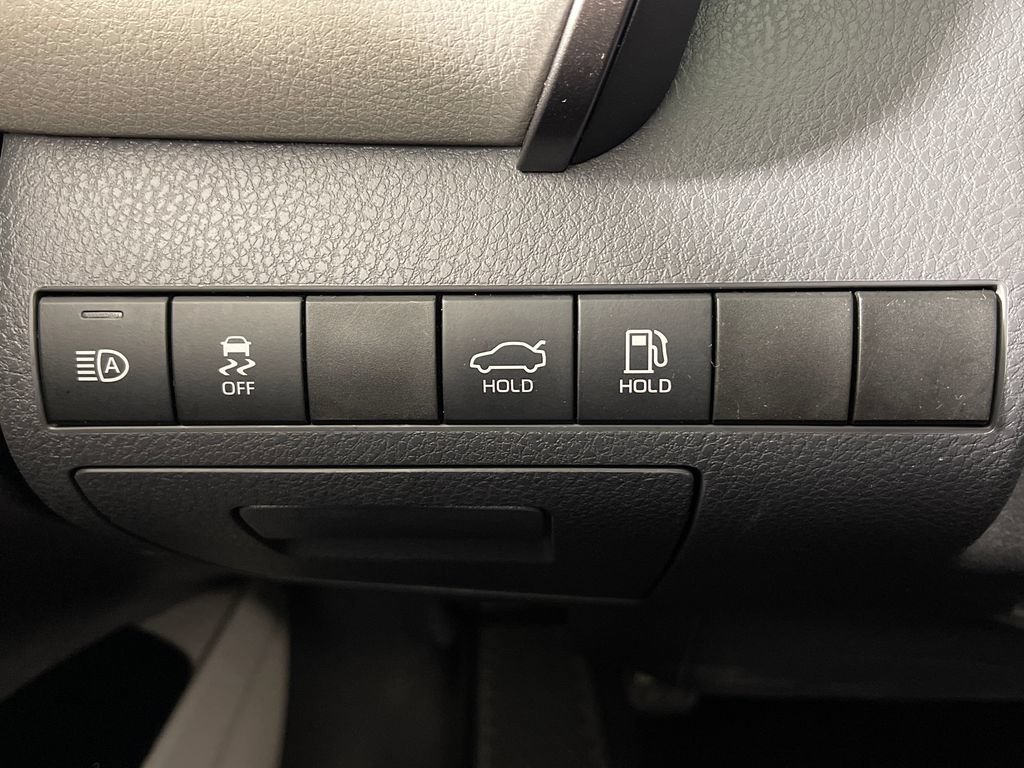 Certified 2020 Toyota Camry SE FWD image 28