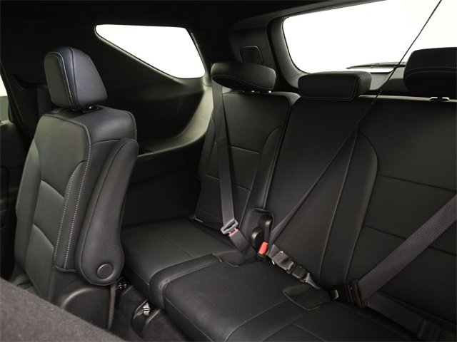 Used 2025 Chevrolet Traverse LT image 20