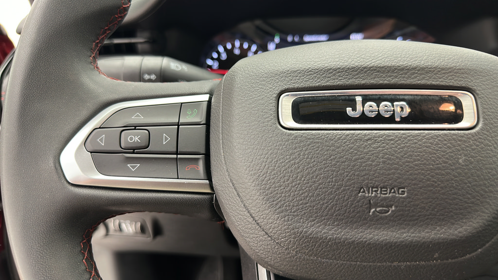 Used 2025 Jeep Compass Trailhawk AWD/4WD image 18