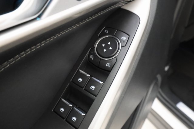 Used 2022 Ford Explorer Limited w/ Equipment Group 301A image 9