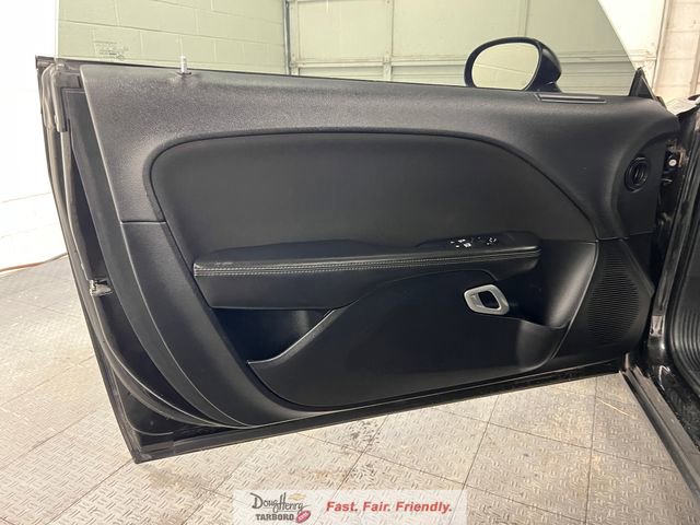 Used 2016 Dodge Challenger SXT RWD image 28