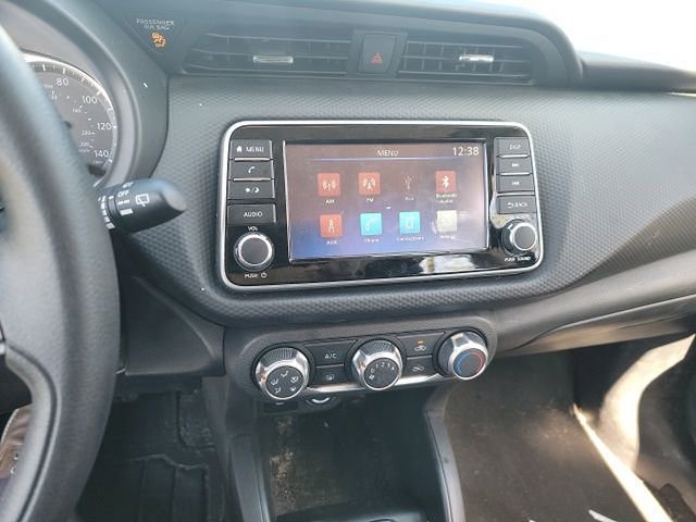 Used 2024 Nissan Kicks S image 11