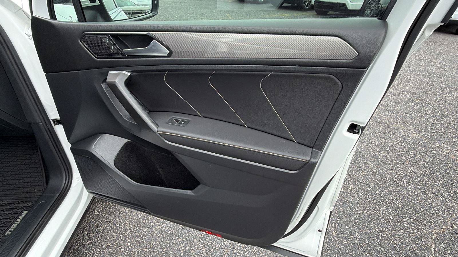 Used 2022 Volkswagen Tiguan SE FWD image 18