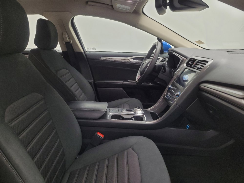 Used 2020 Ford Fusion SE image 21