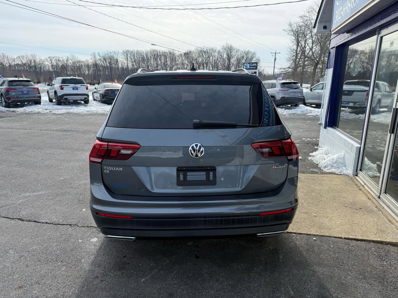 Used 2019 Volkswagen Tiguan SE w/ Panoramic Sunroof Package image 4