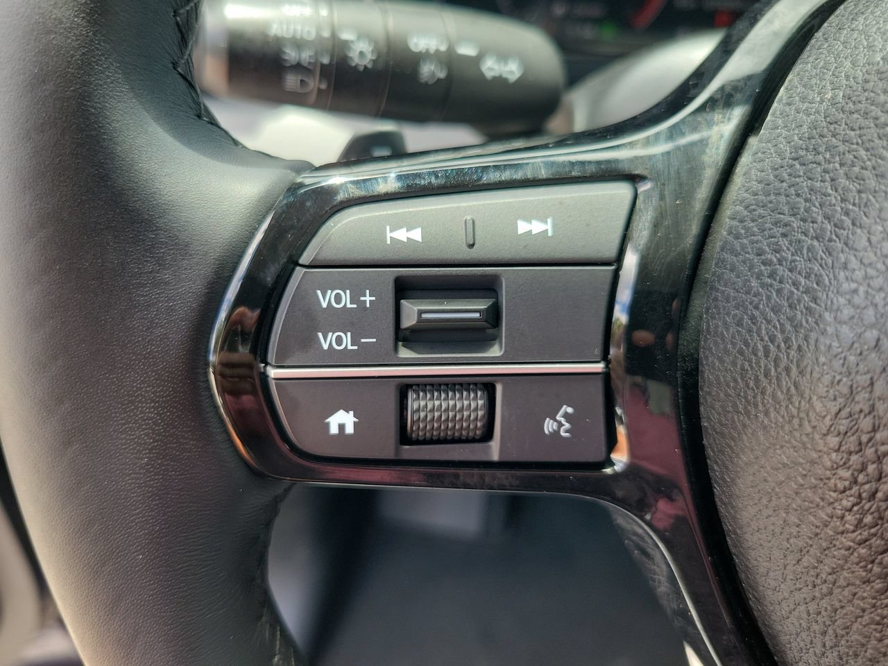Used 2025 Honda Pilot EX-L image 19
