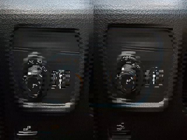 New 2025 Jeep Grand Cherokee Limited image 36