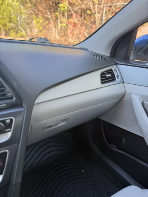 Used 2018 Hyundai Sonata SEL w/ Winter Weather Package image 15