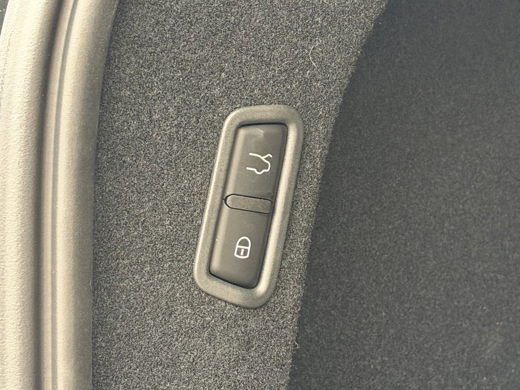 Certified 2024 Maserati Levante Modena Ultima image 33