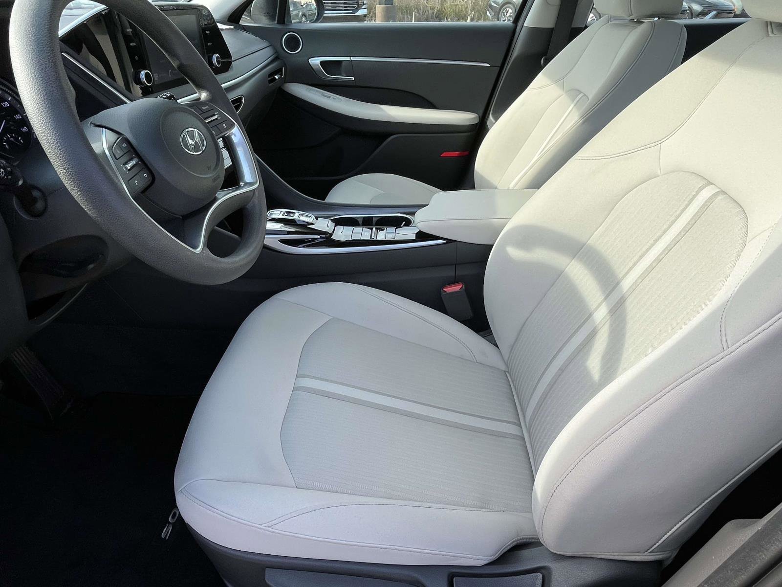 Certified 2023 Hyundai Sonata SE w/ Preferred Accessory Package FWD image 9