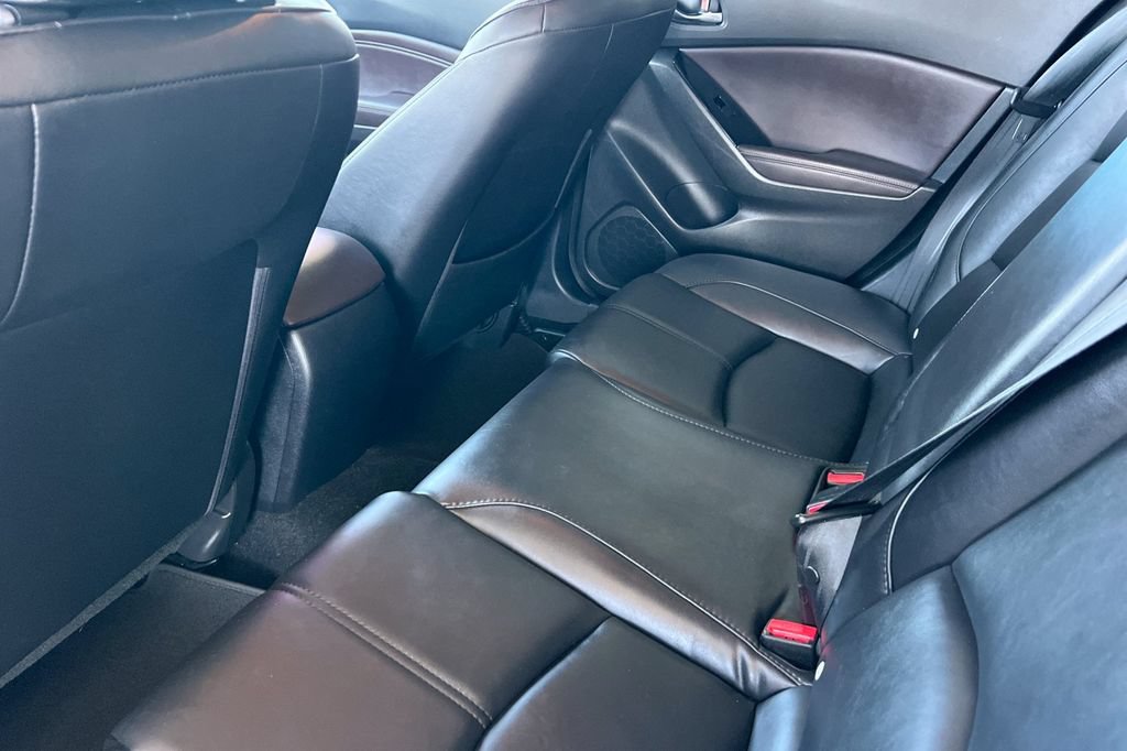 Used 2018 MAZDA MAZDA3 Touring FWD image 14
