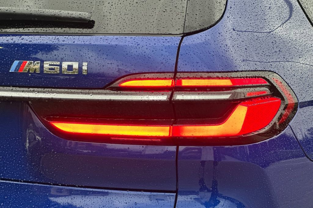 New 2026 BMW X7 M60i image 32