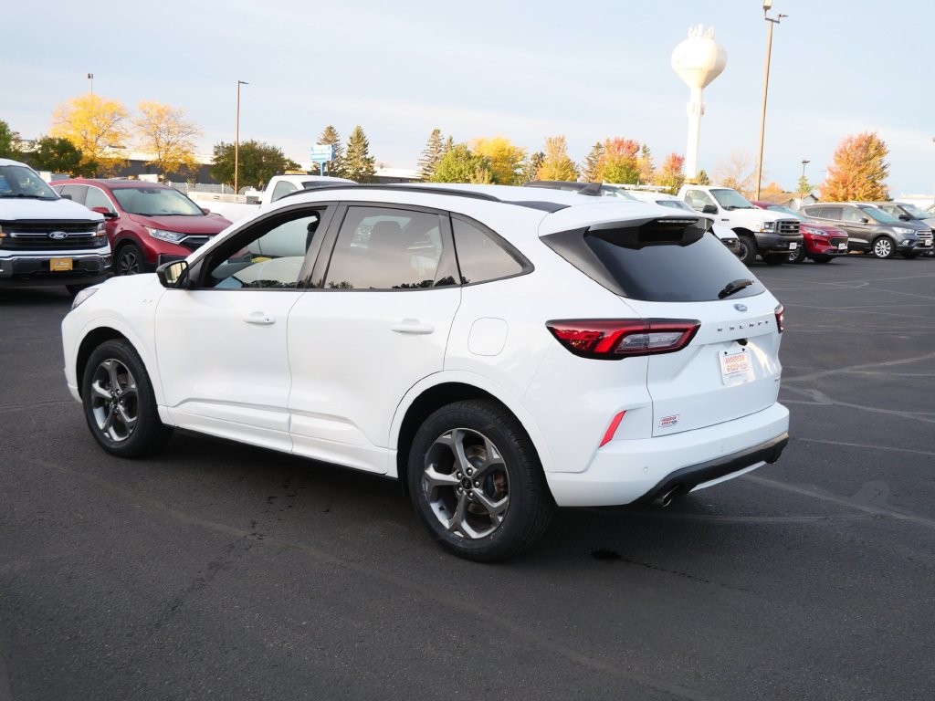 Certified 2023 Ford Escape ST-Line w/ Tech Pack #1 AWD/4WD image 7