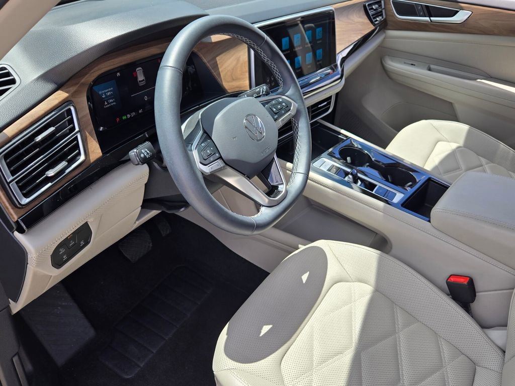 Certified 2024 Volkswagen Atlas SE FWD image 11