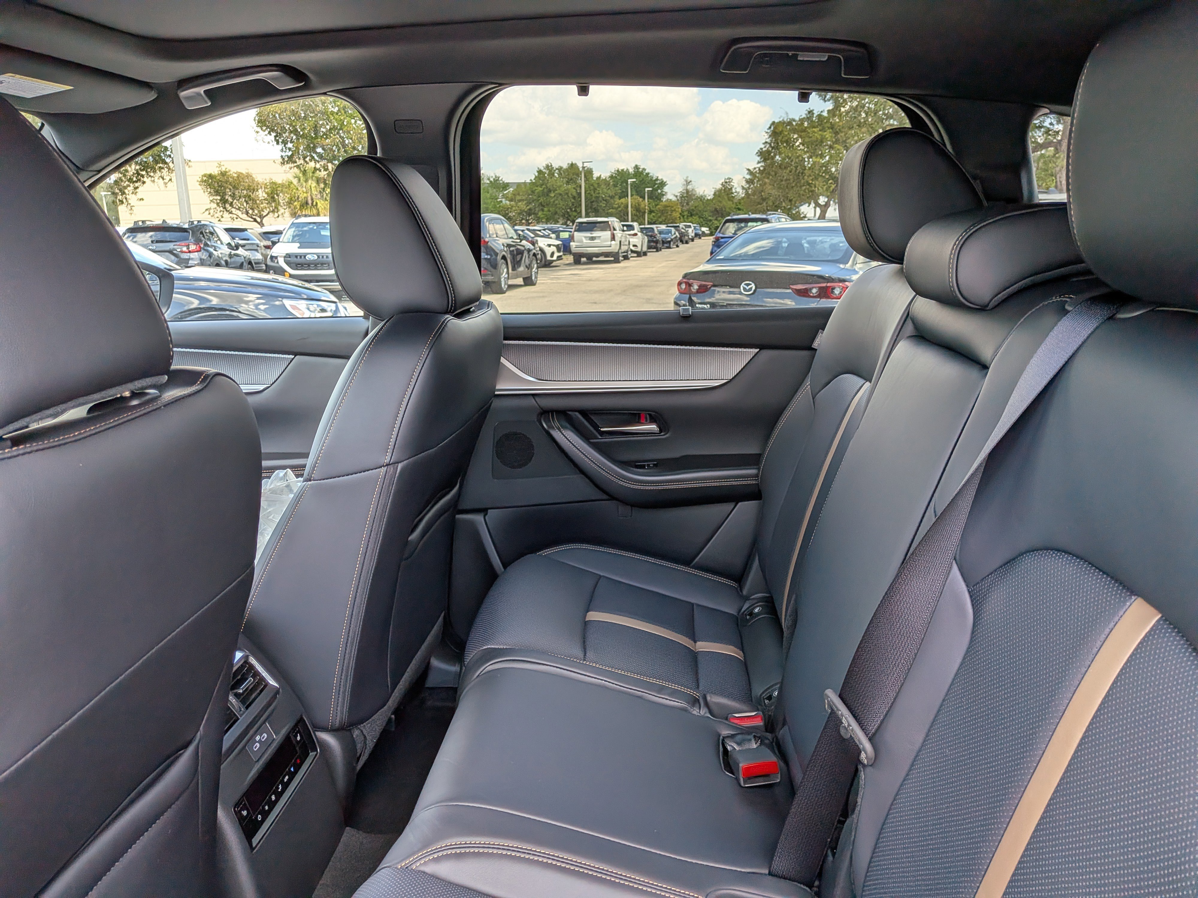 New 2026 MAZDA CX-70 3.3 Turbo S w/ Premium Package image 16